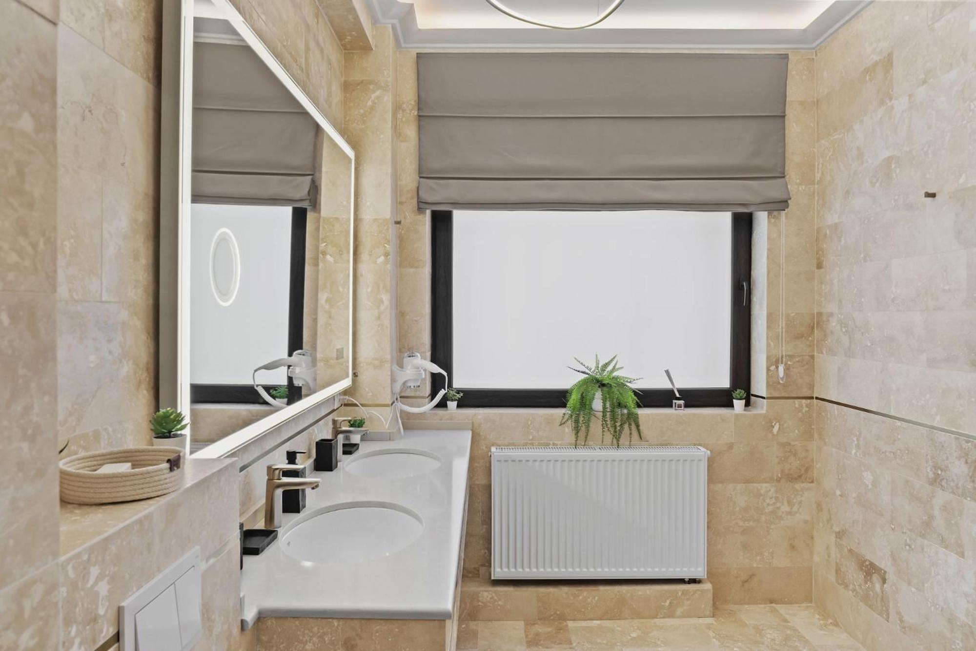 Central Two Rooms Apartment The Paradise Of Lights Bucharest Exterior photo