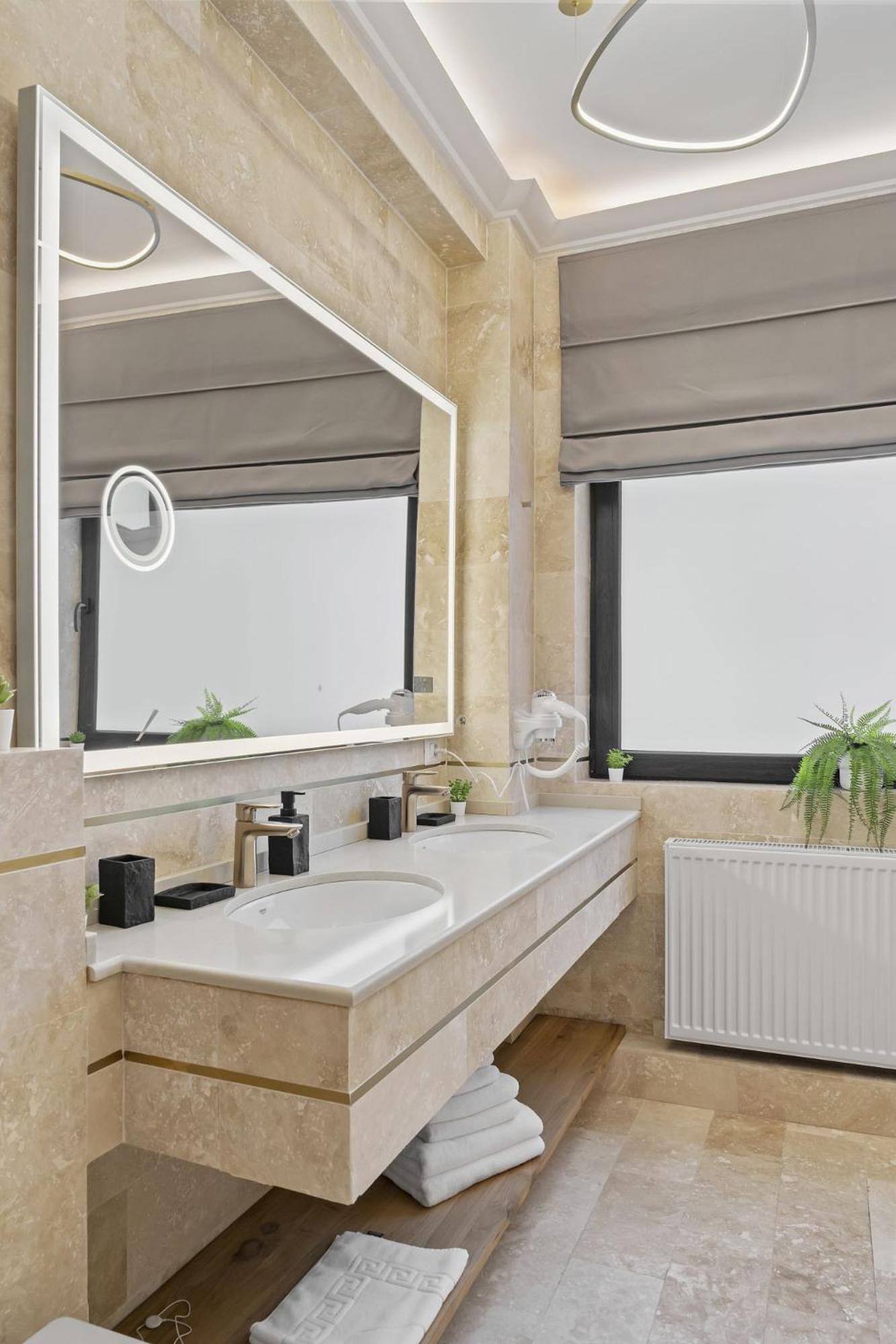 Central Two Rooms Apartment The Paradise Of Lights Bucharest Exterior photo
